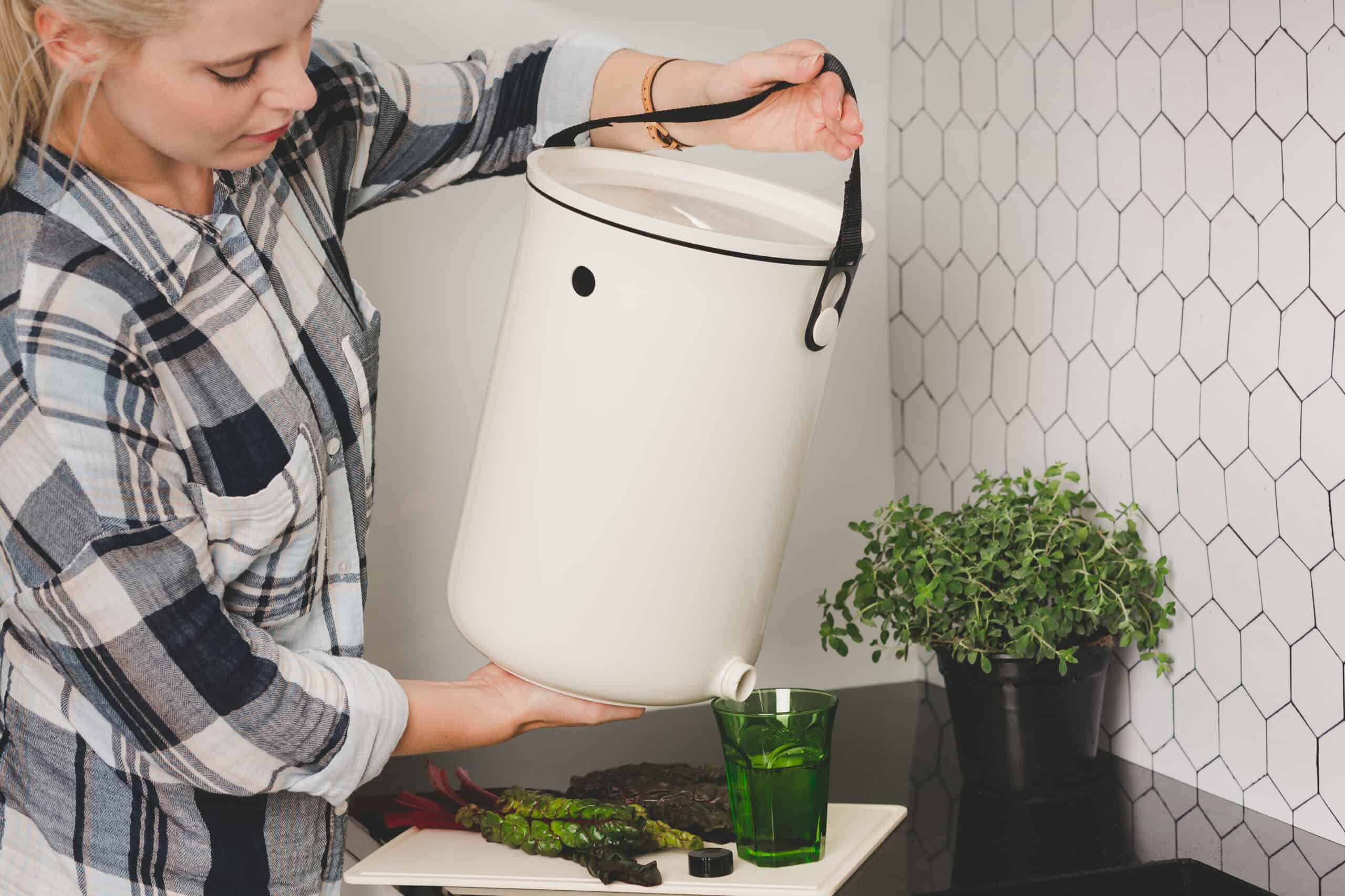 Hvordan bruger du bokashi-væske til dine planter?